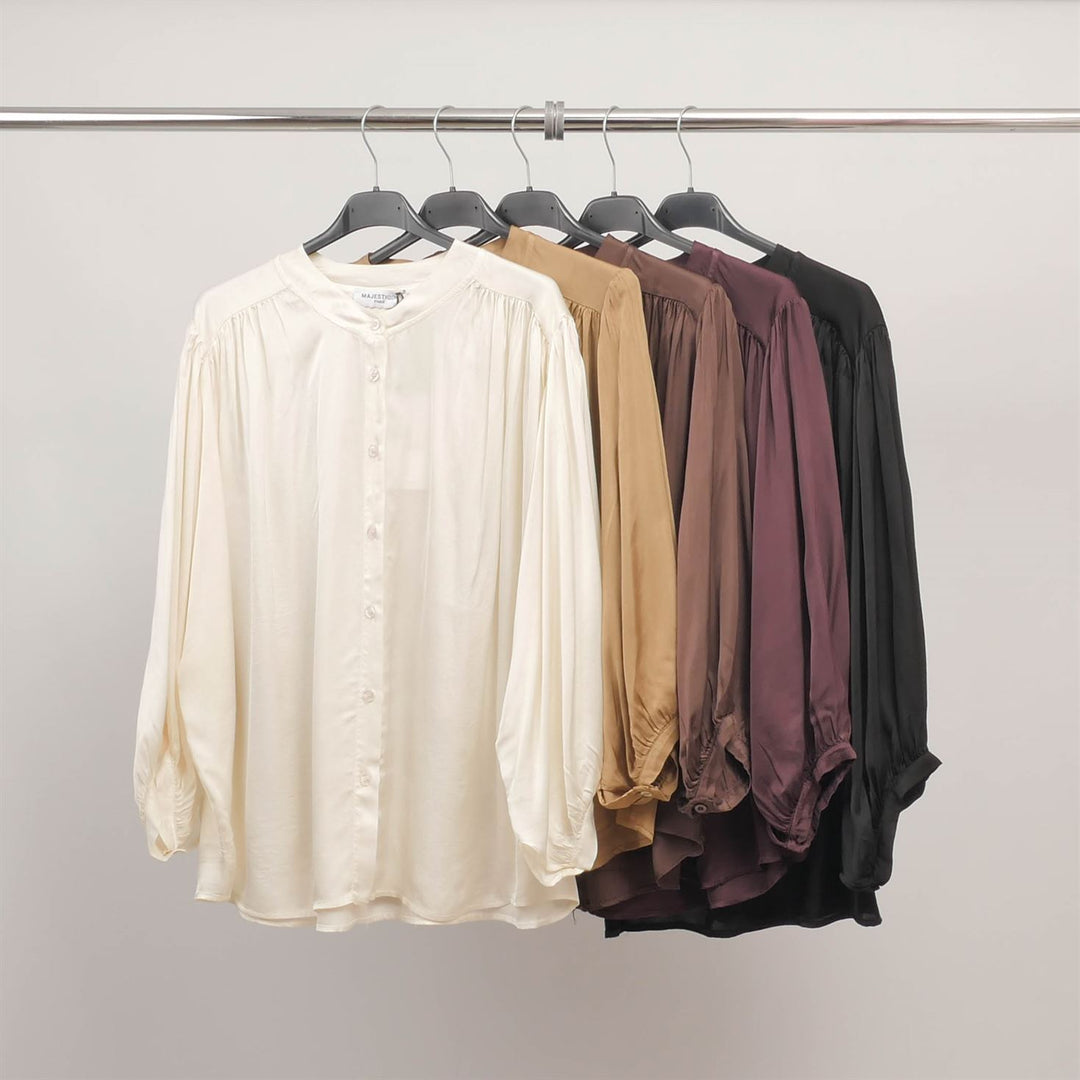 Flowy, gathered blouse with a round neck MJ60244VS