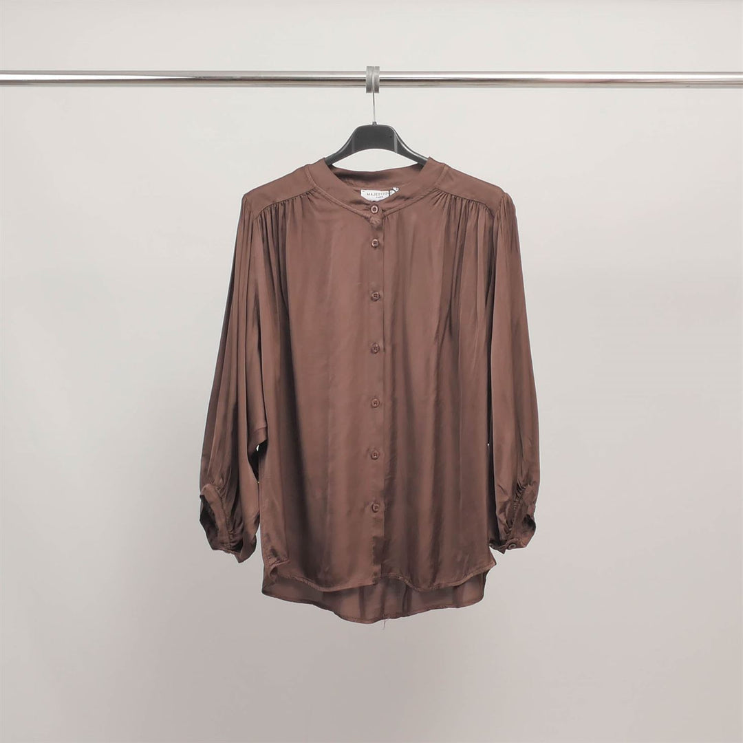 Flowy, gathered blouse with a round neck MJ60244VS