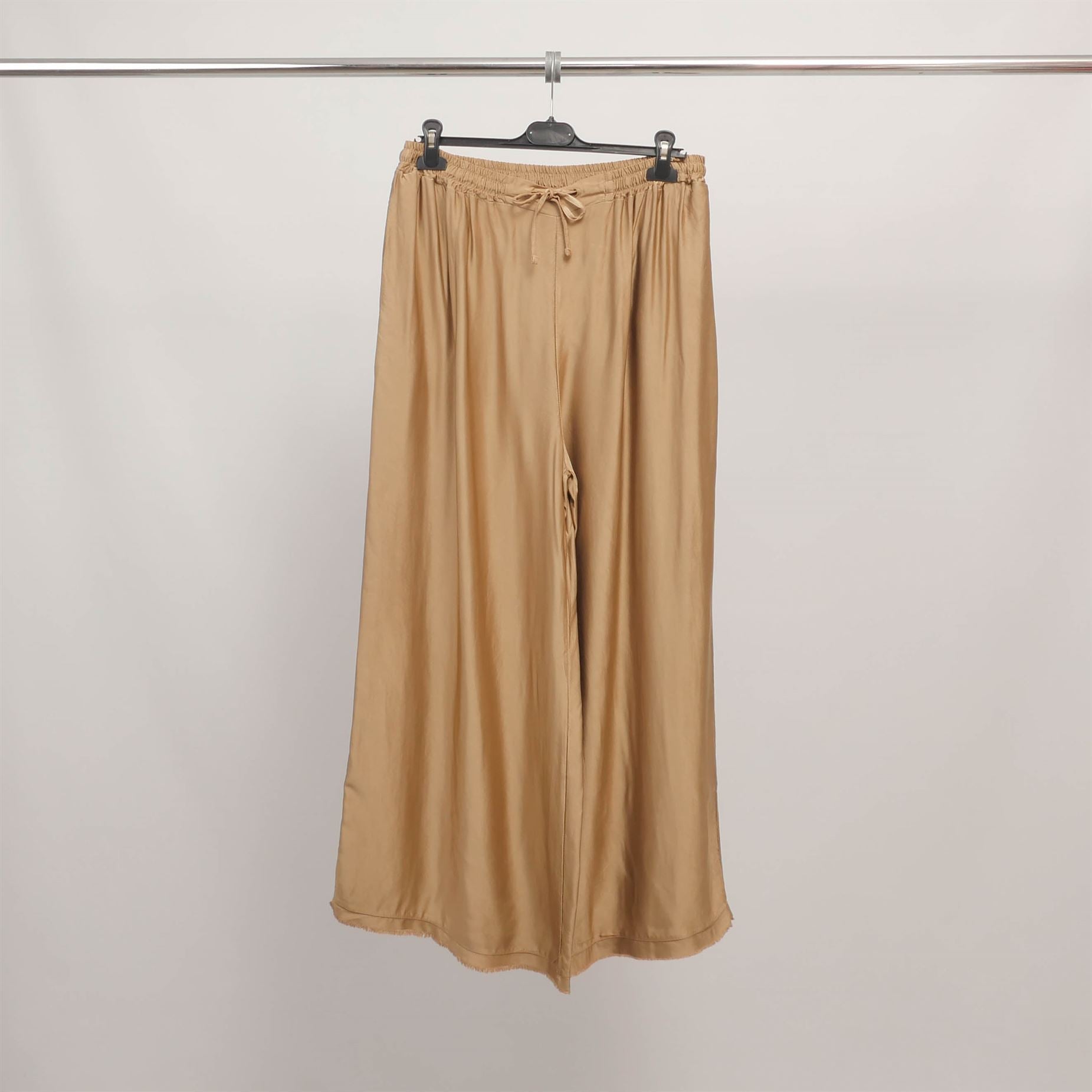 Pantalon large satiné à taille élastiquée MJ33123VS