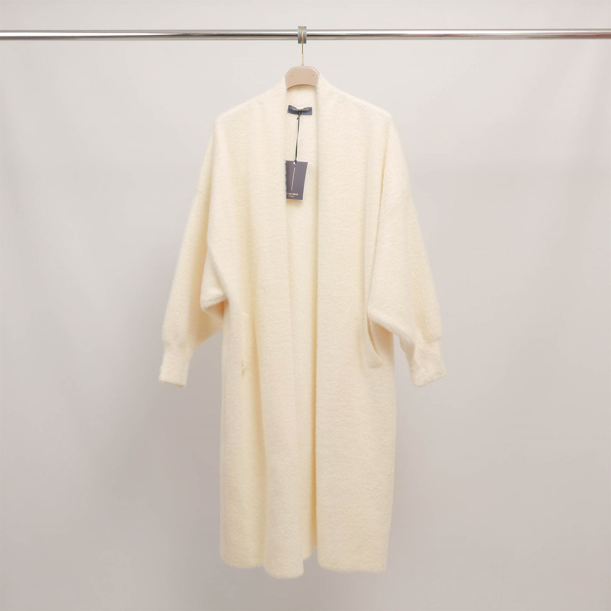 Long, fluffy knit coat without a zipper dsy2128