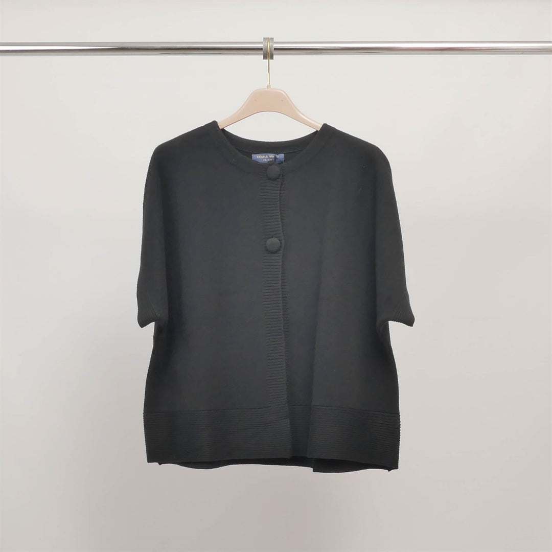 Round neck, short-sleeved cardigan with covered buttons HY11094