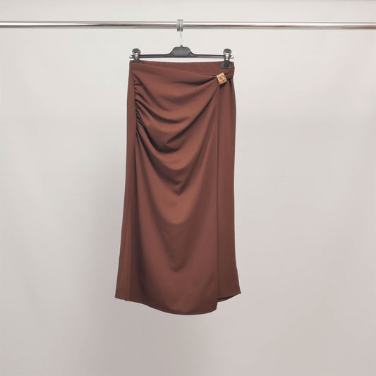 Jupe drapée mi-longue avec boucle dorée TDM70125
