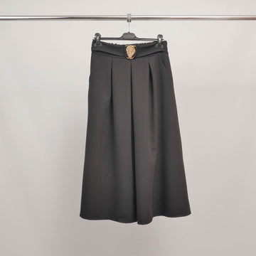 Jupe midi plissée avec boucle décorative TDM71225