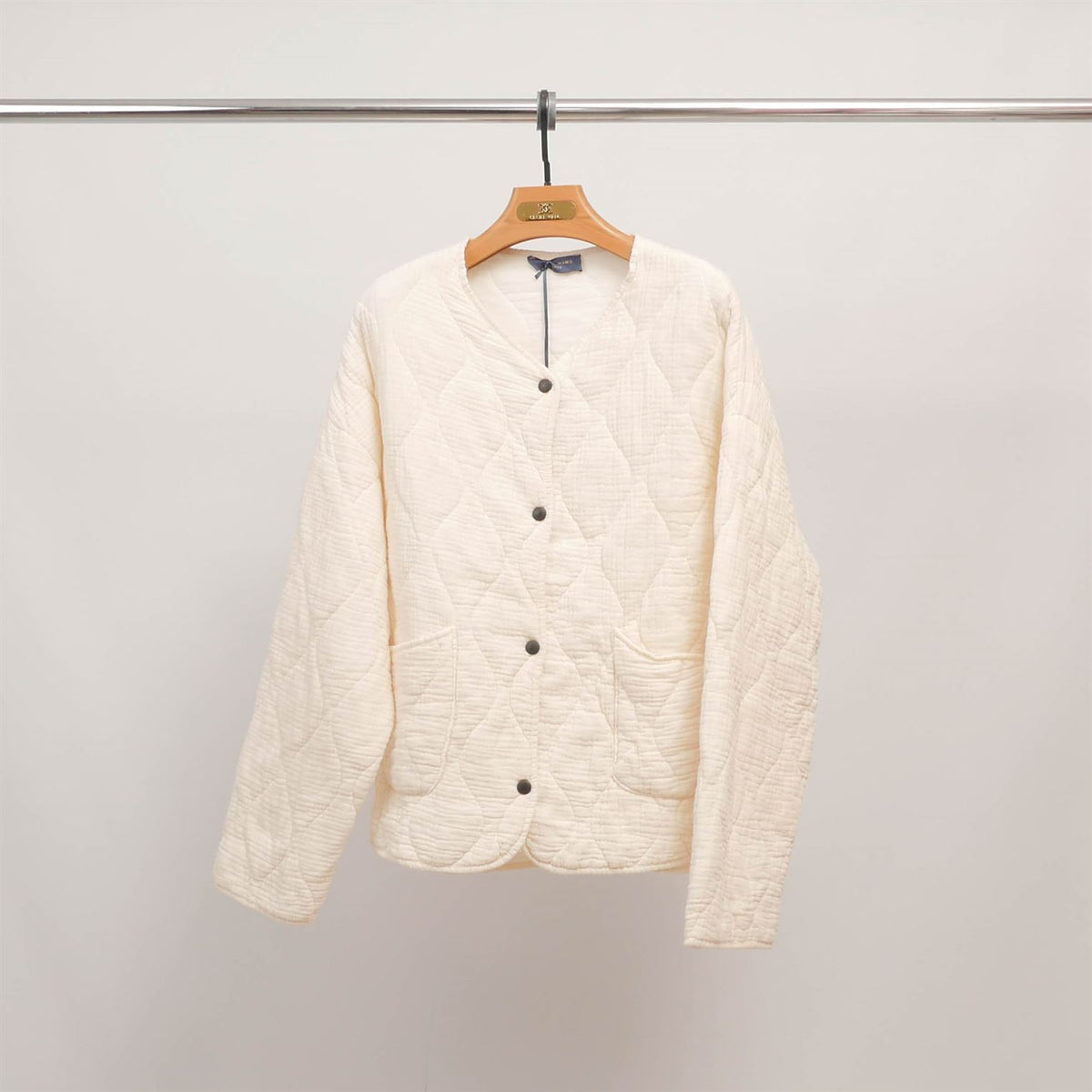 Quilted jacket with round neck and snap buttons kd9060 3