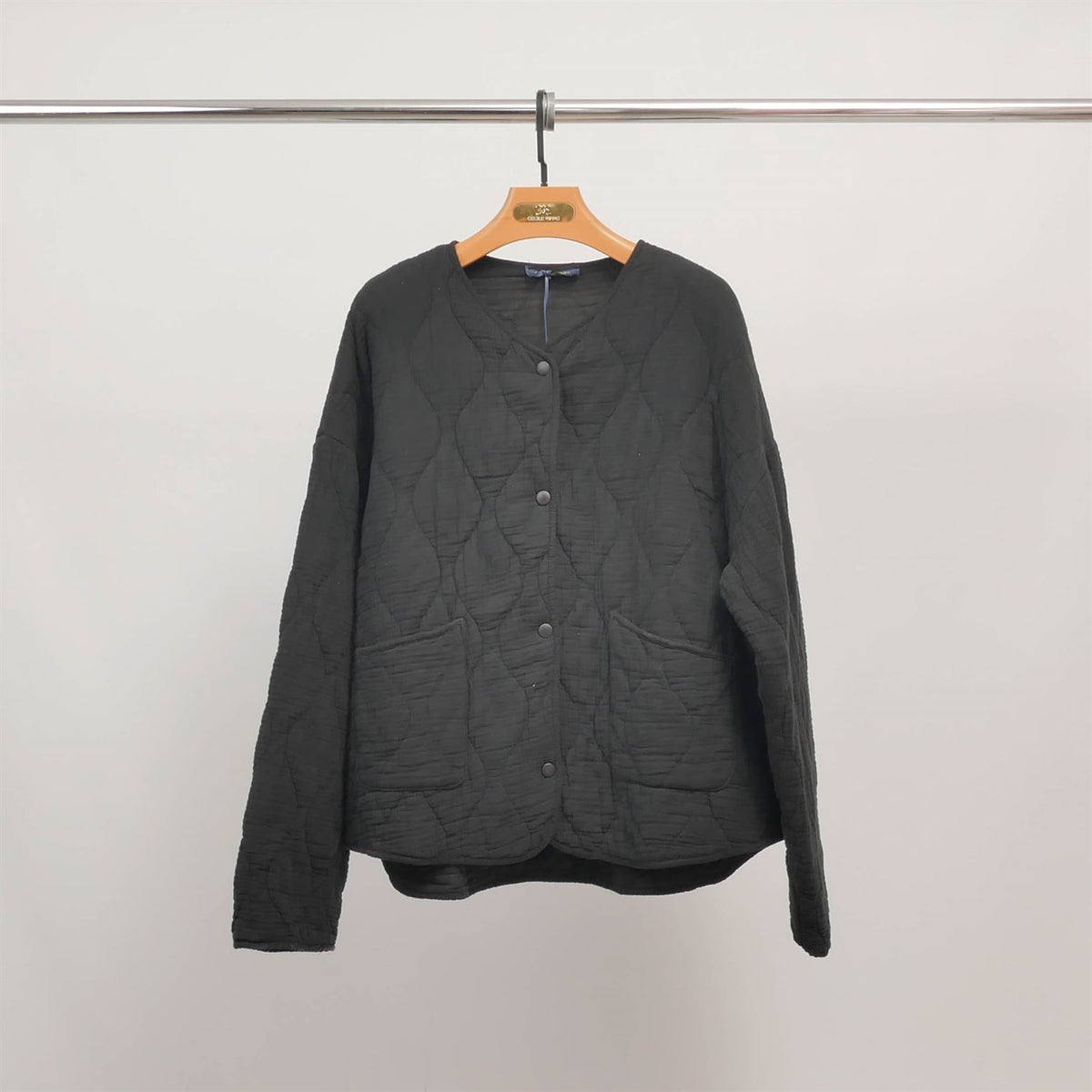 Quilted jacket with round neck and snap buttons kd9060 3