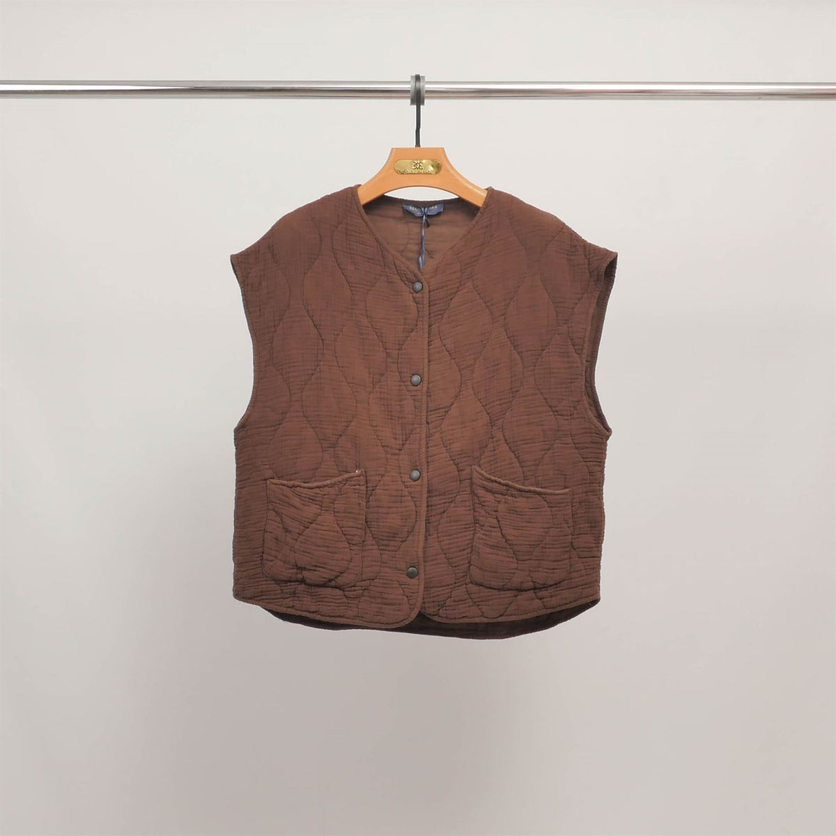 Kd8651 3 sleeveless quilted vest with round neck