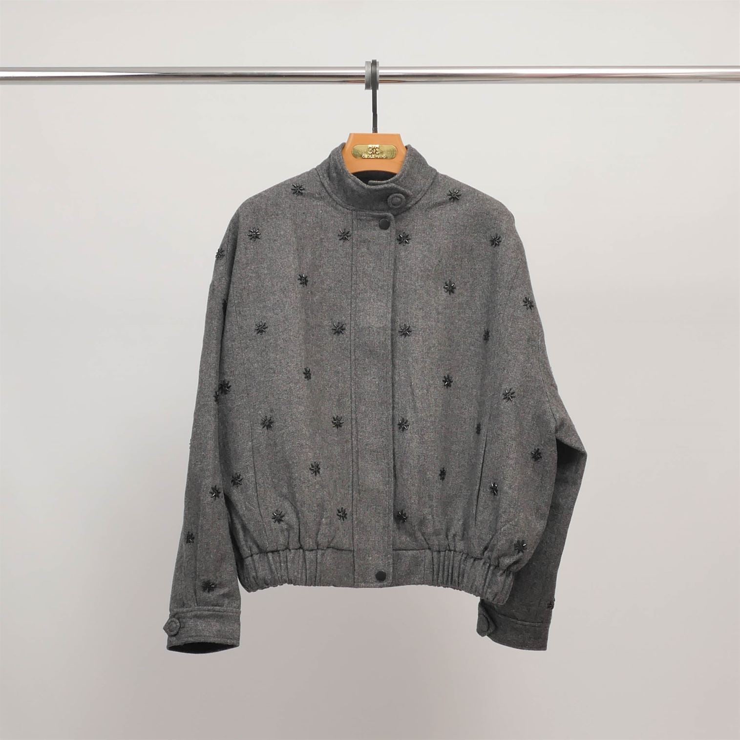 Veste courte en laine brodée à col montant MJ264232