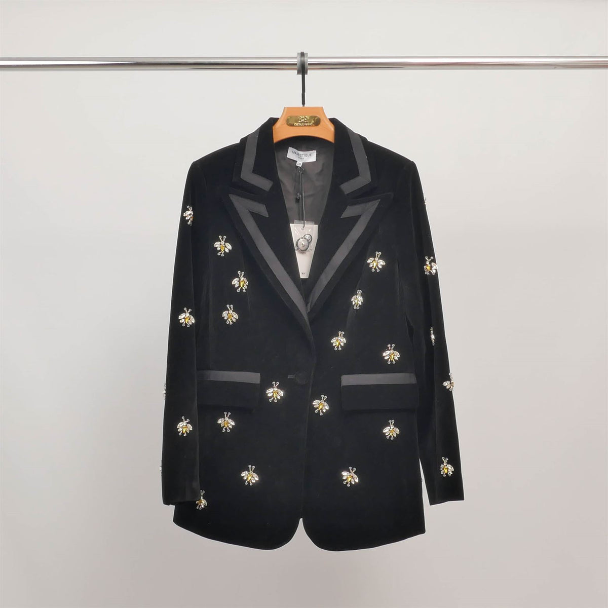 Black tuxedo jacket embroidered with bees mj267869