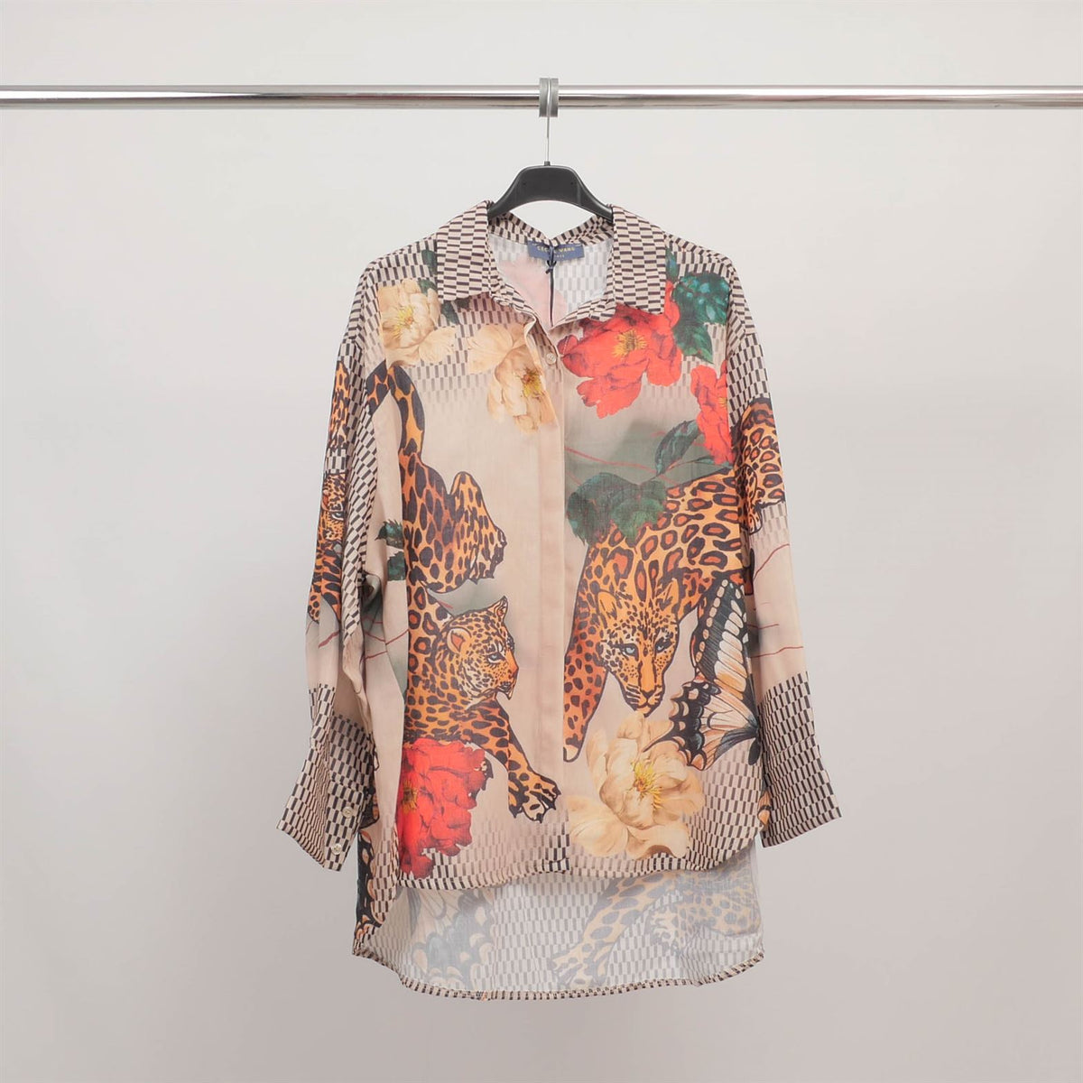 Oversized shirt with contrasting heart print ycm25002