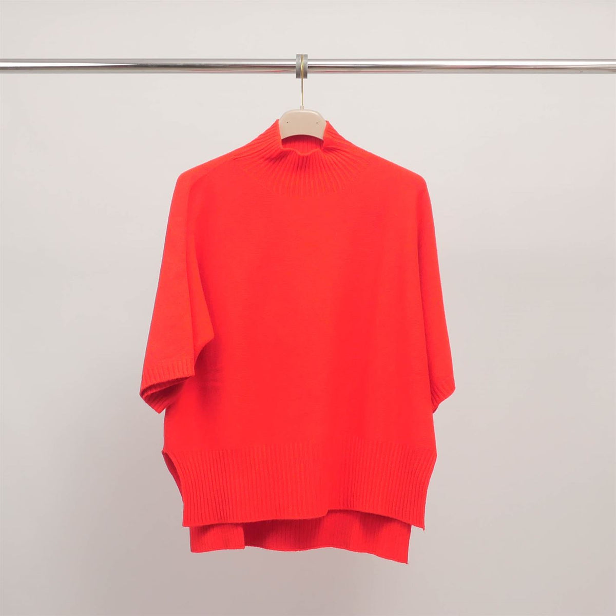 Short sleeved turtleneck sweater yf570625