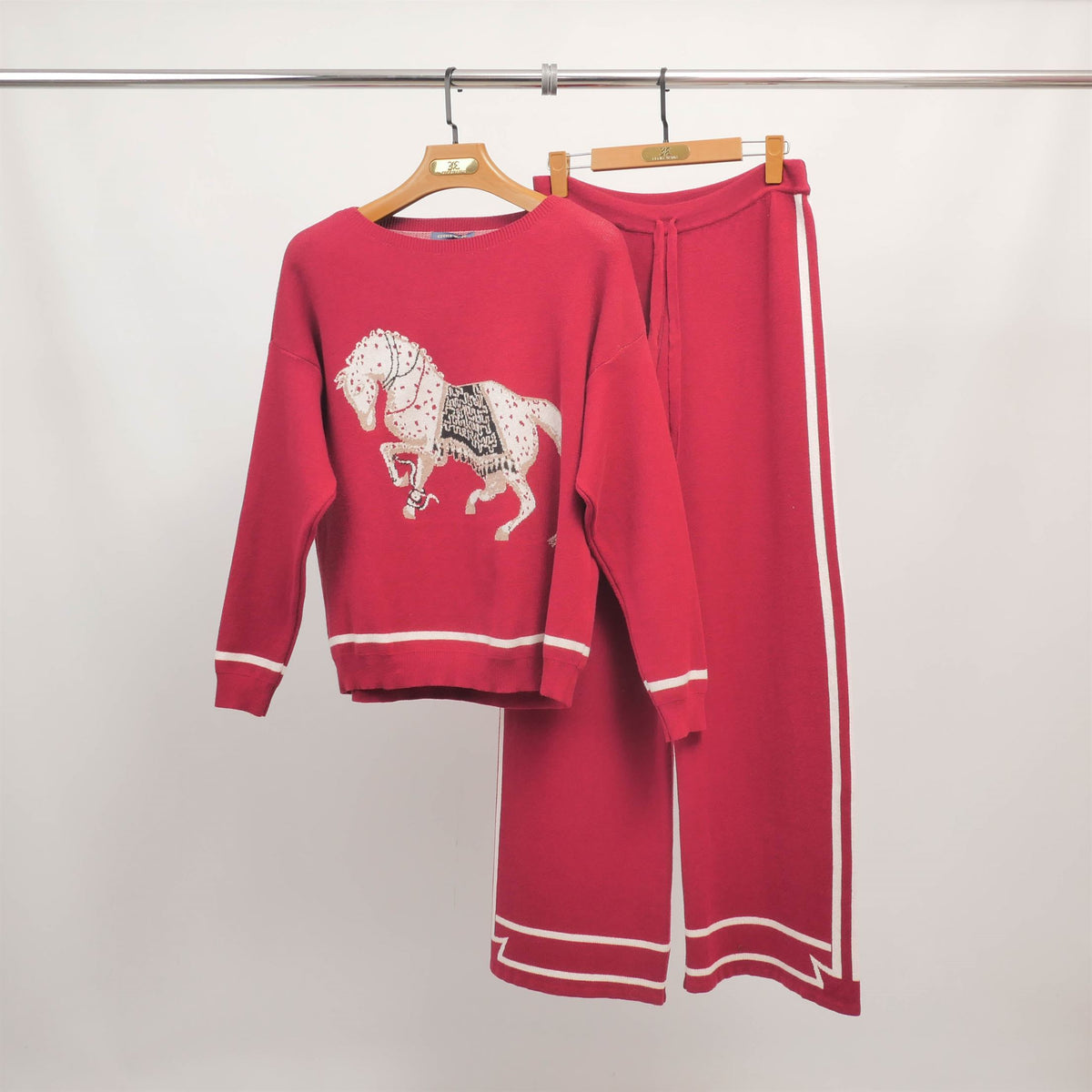 Round neck embroidered horse sweater msj76915