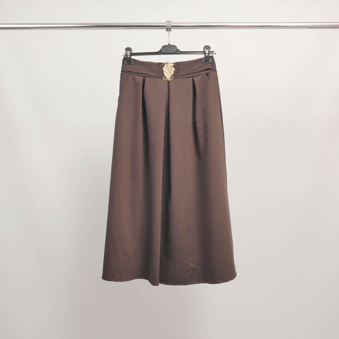 Jupe midi plissée avec boucle décorative TDM71225