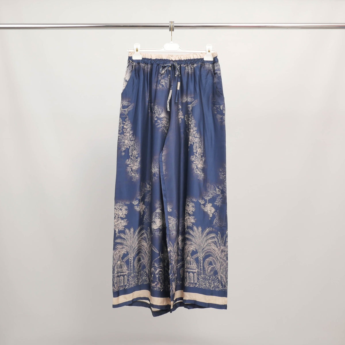Flowy jungle print viscose and silk trousers – kd6637vs 4