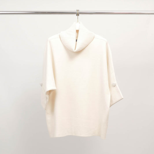 Pull col roulé large manches 3/4 à détails boutonnés – HY25079