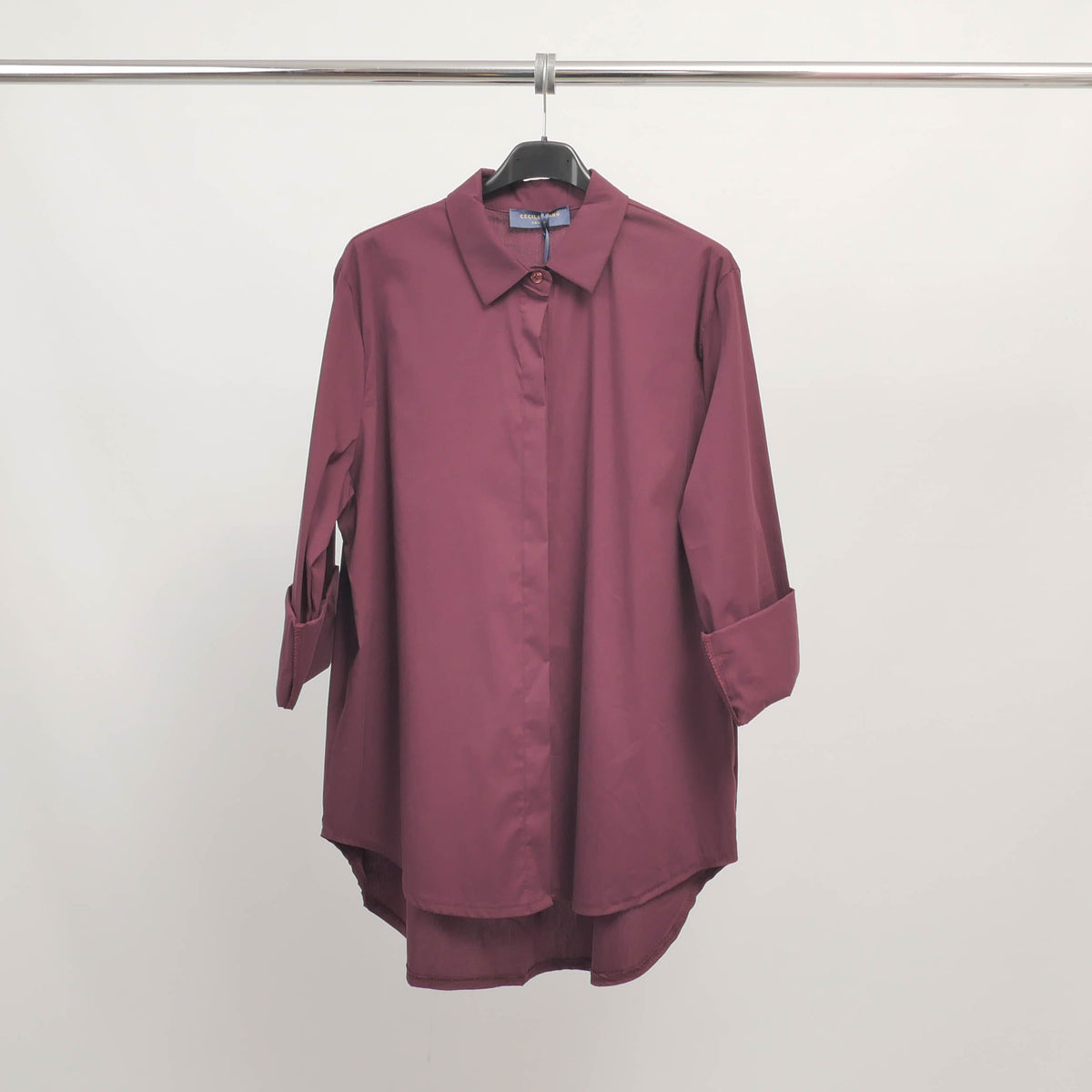 Oversized shirt with invisible placket 12550320