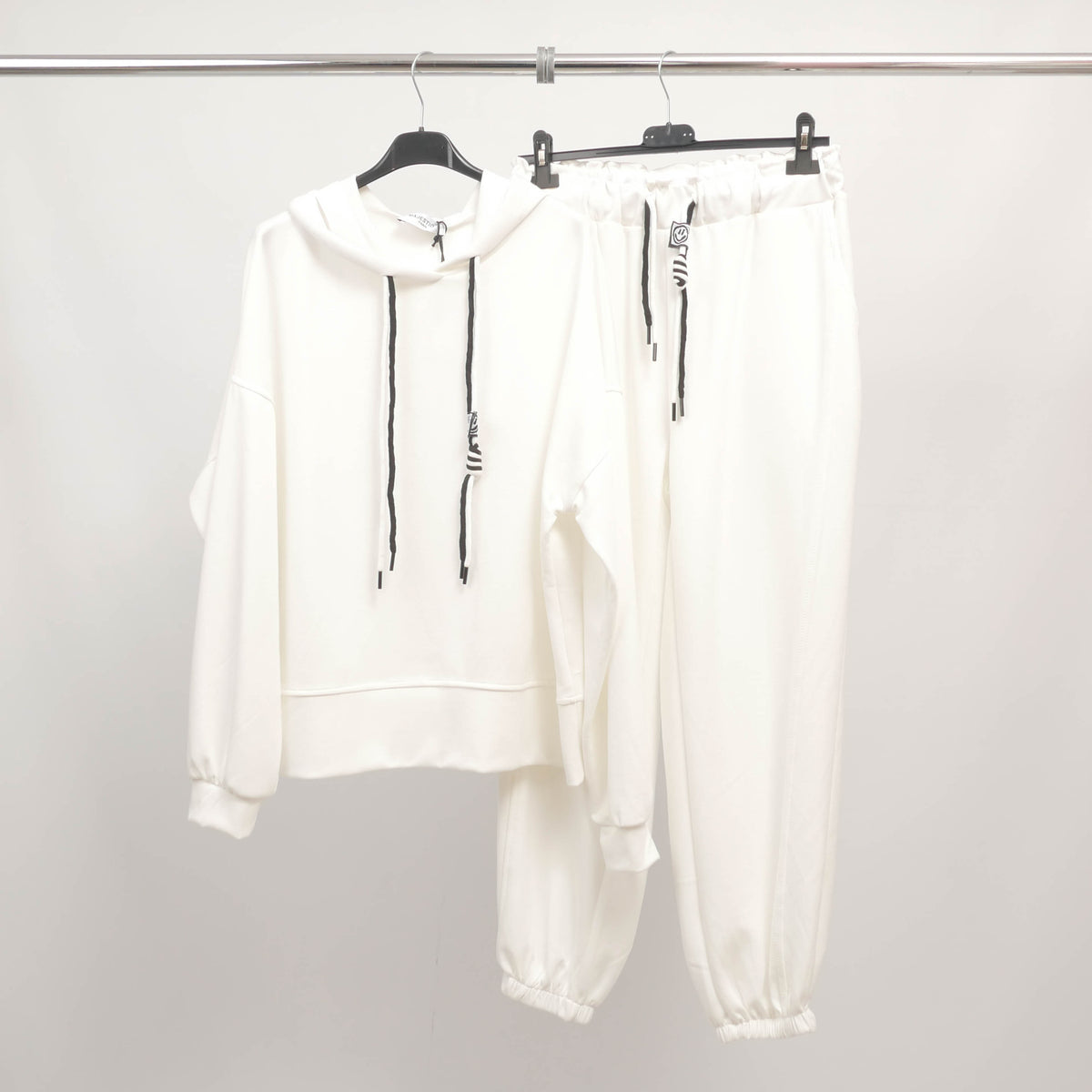 Hoodie and jogger set mj84218