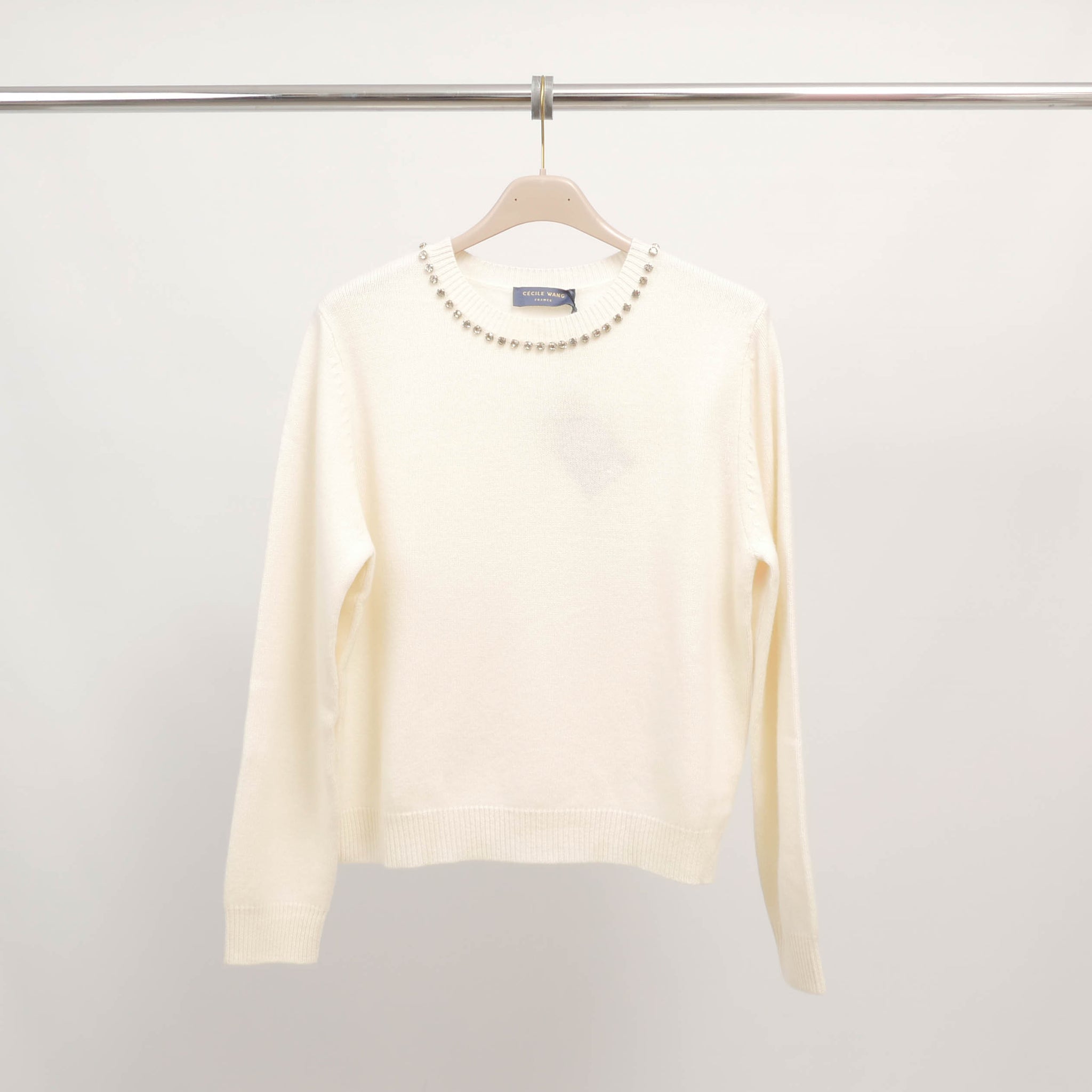 Pull en laine col orné de strass HYL1886