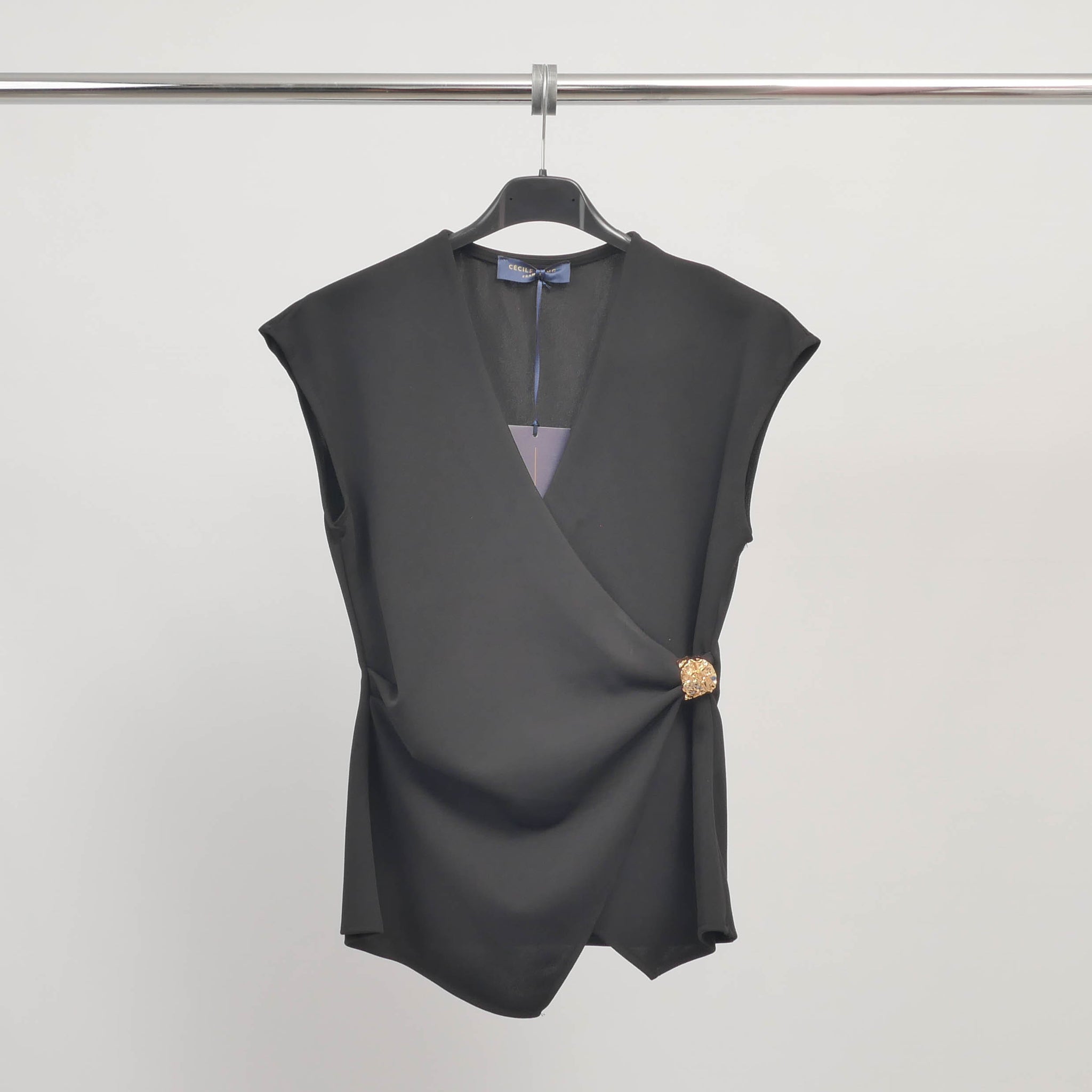 Top sans manches drapé détail bijou TDM71925