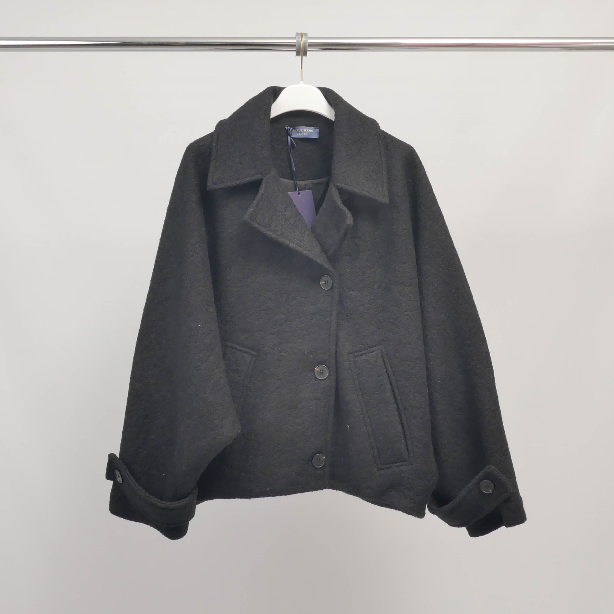 Veste courte en laine mélangée à col tailleur – DB14763