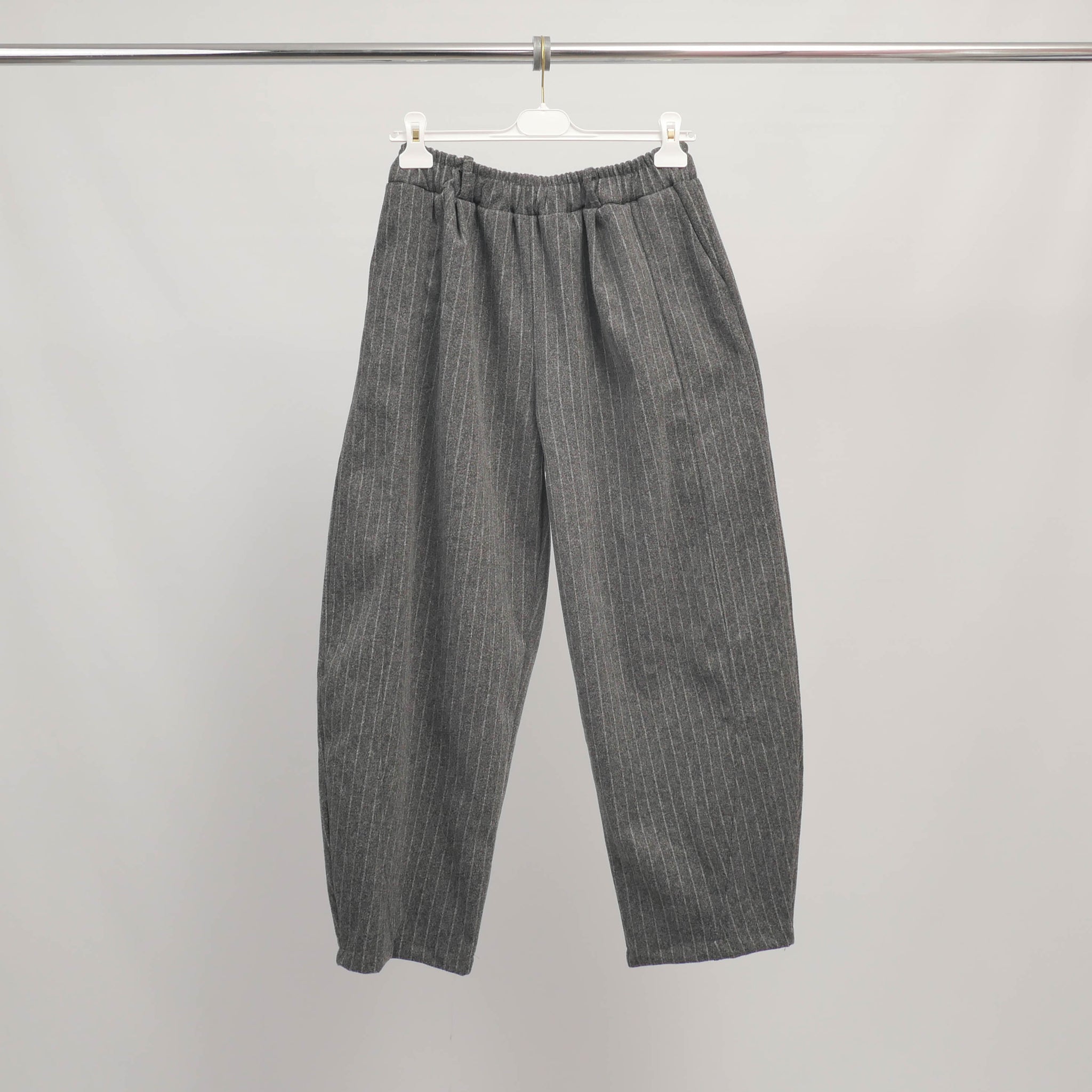 Pantalon large à pinces en tissu rayé – KD9339-2