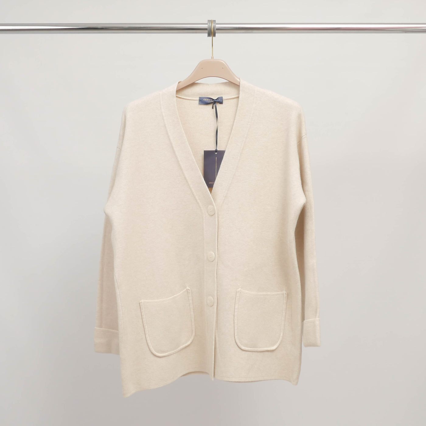V-neck knit vest with patch pockets – DSY9473 