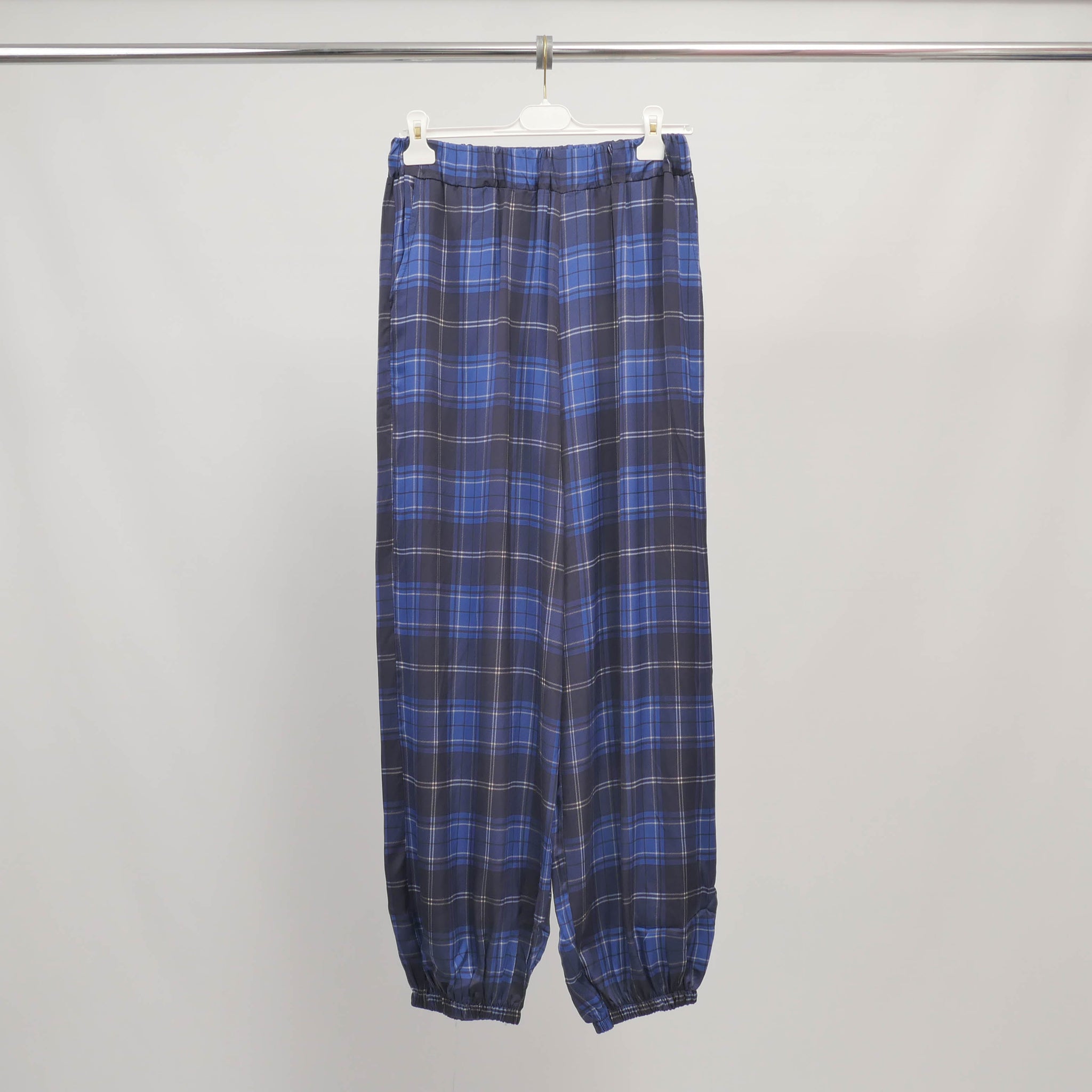 Pantalon à carreaux bas élastiqué en viscose – DB14773