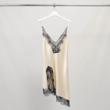 Robe satinée à bretelles détails dentelle - BCG03163