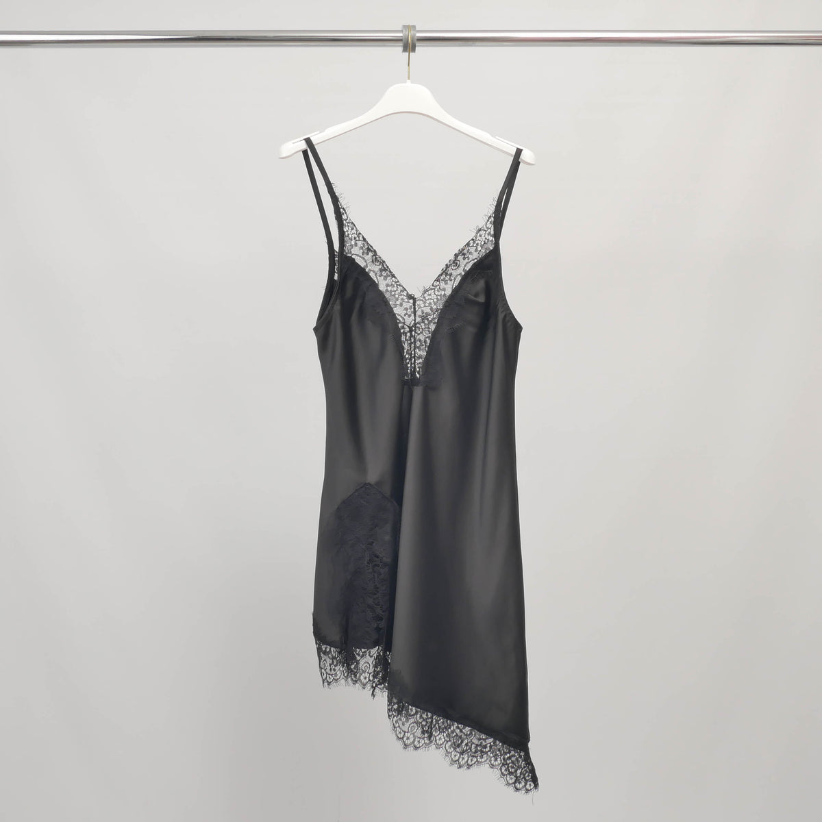 Satin dress with straps and lace details   bcg03163