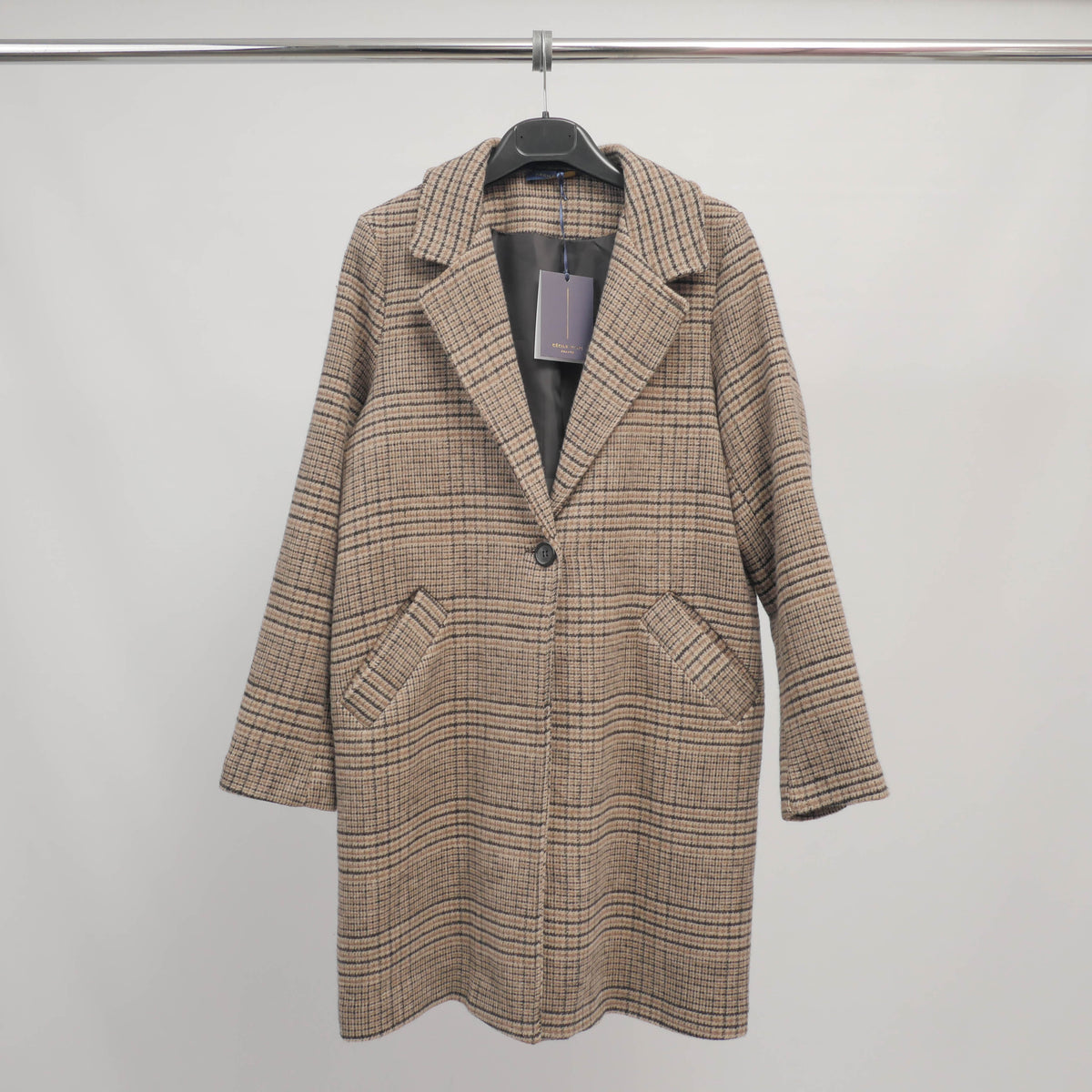 Beige and black checkered mid length coat   tdmg807 2