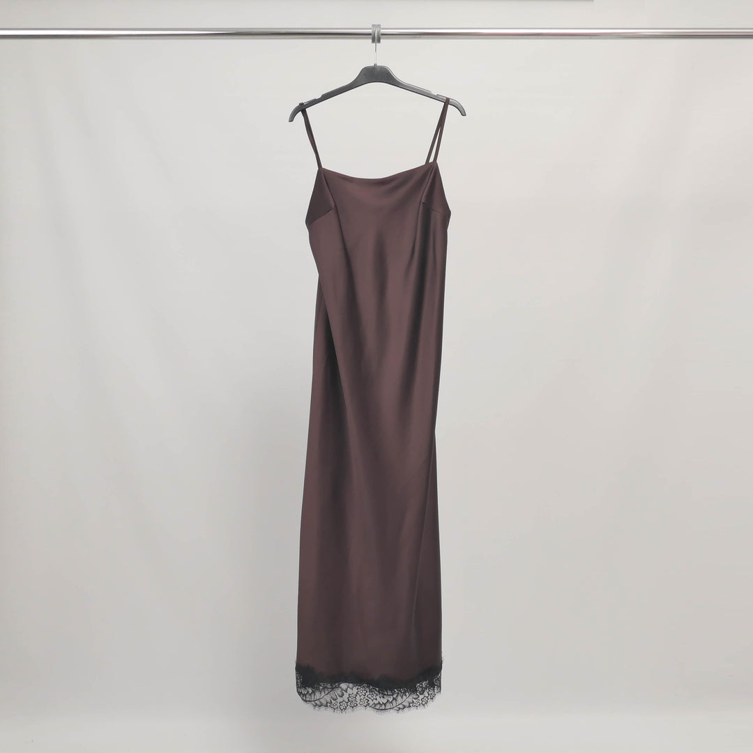 Robe longue satinée à fines bretelles dentelle - TDM16619