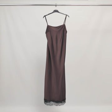 Robe longue satinée à fines bretelles dentelle - TDM16619