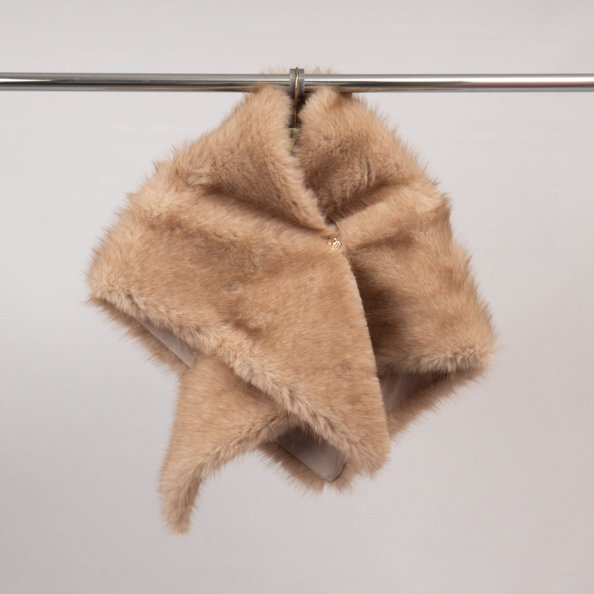 Faux fur shawl with draped collar – tdm88825