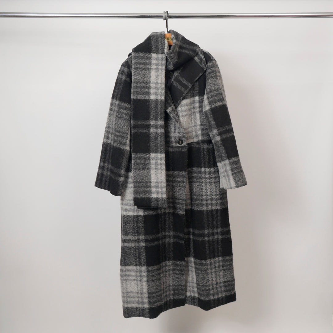 Checkered coat with integrated scarf TDM37022