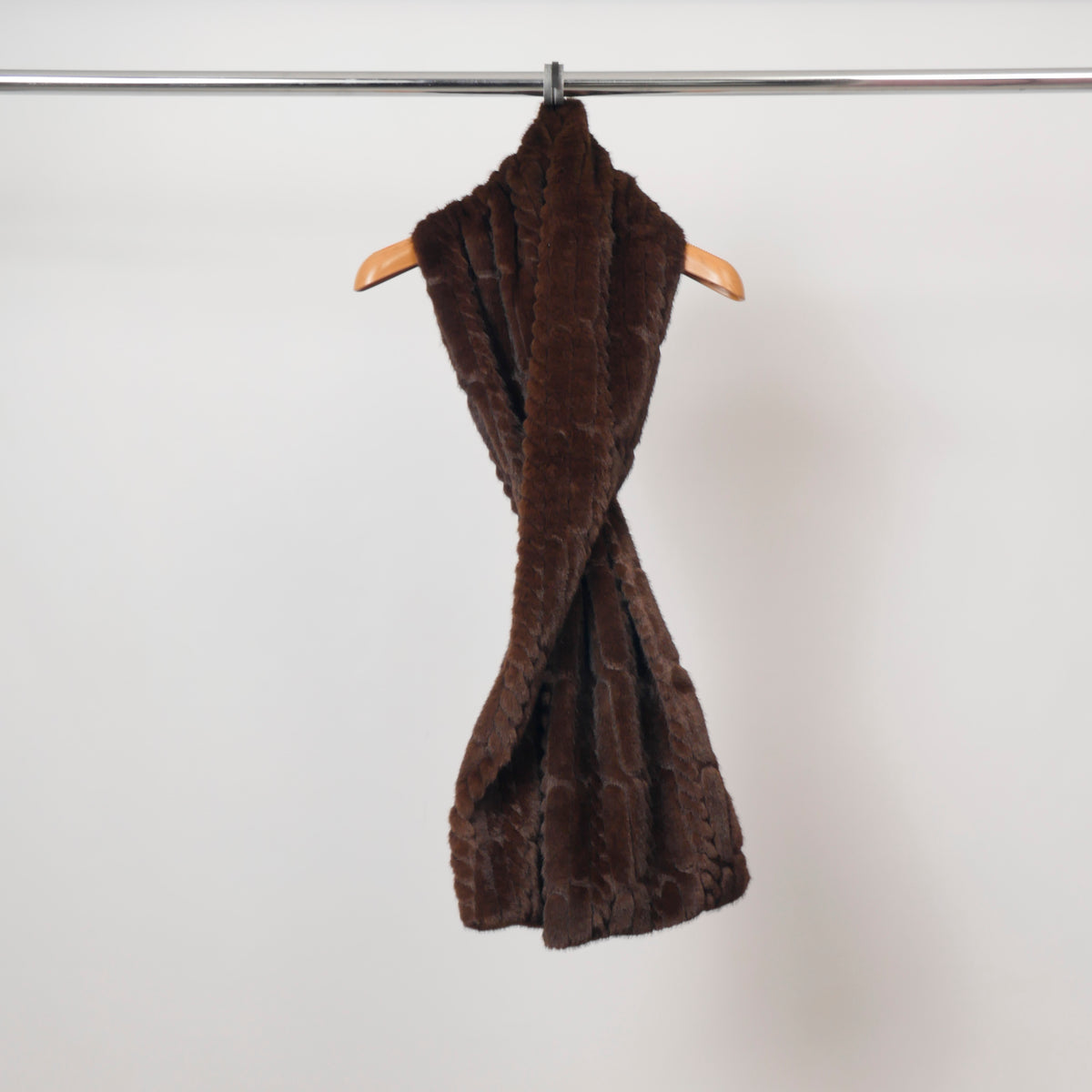 Ultra soft faux fur scarf tdm93225