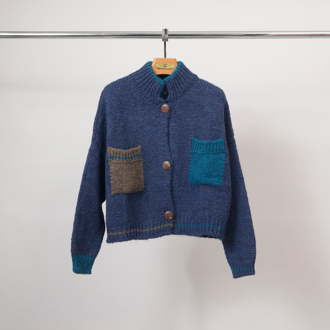 Gilet en maille contrastée court – MSJ76926