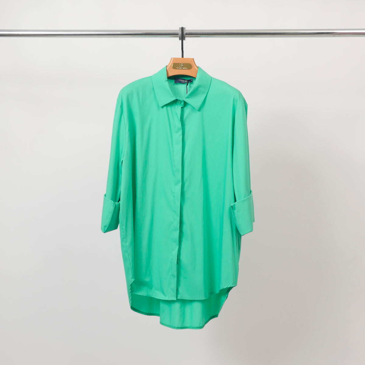 Oversized shirt with invisible placket 12550320