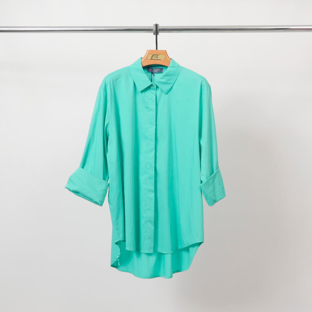 Oversized shirt with invisible placket 12550320