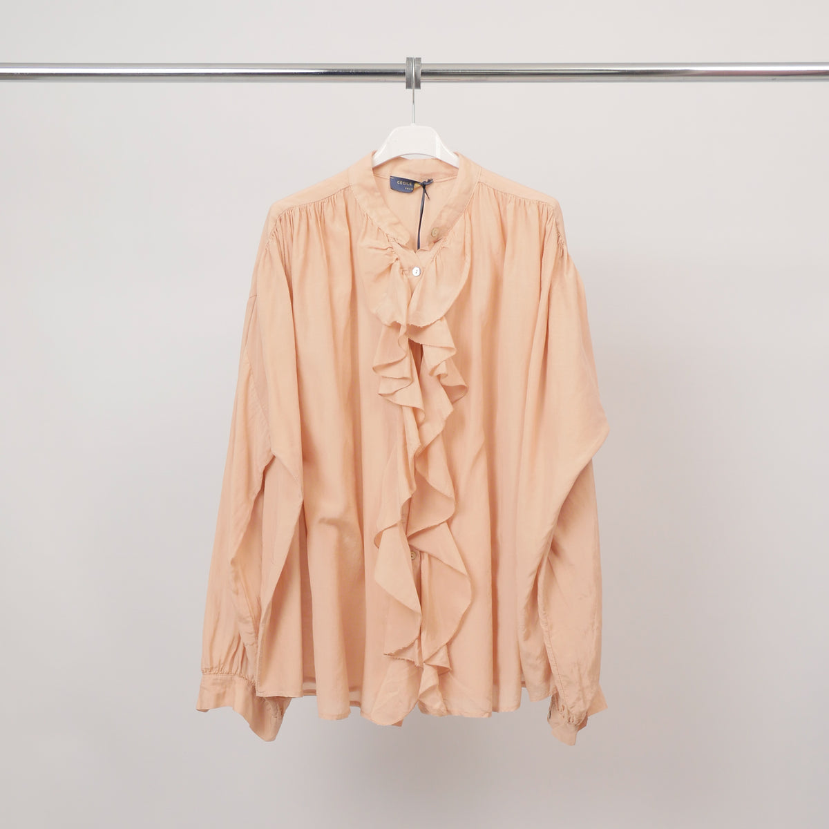 Ruffled mandarin collar shirt – db14953