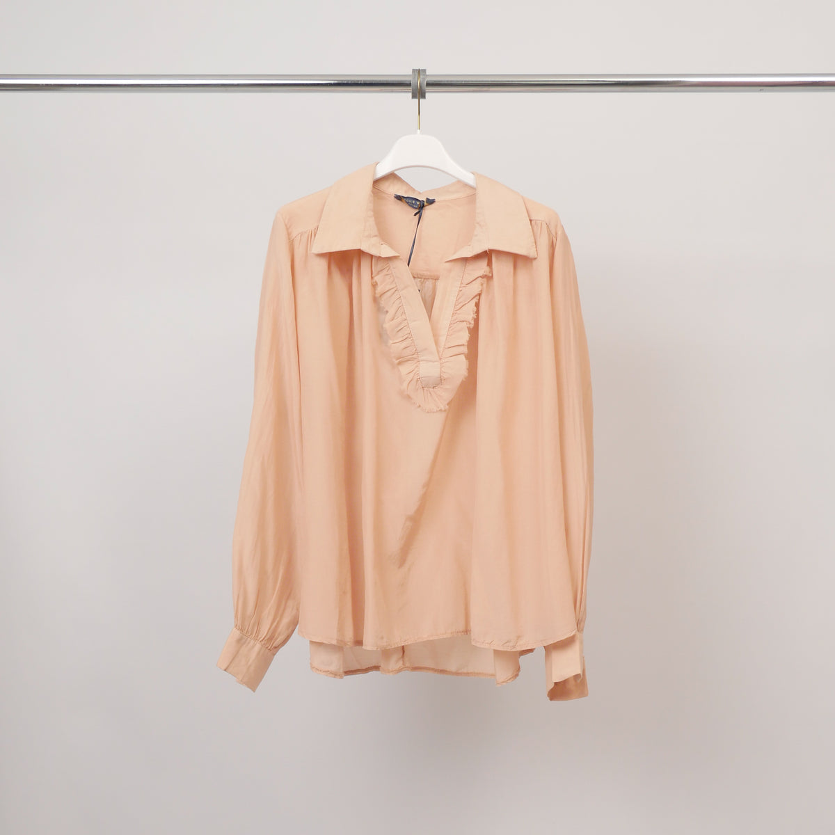 Open collar shirt with ruffle – db14798 