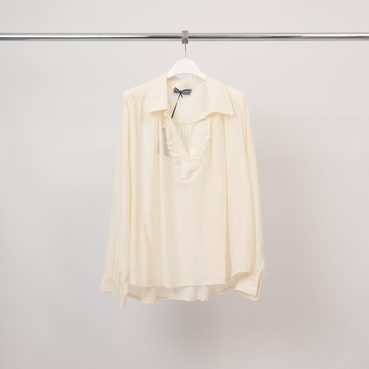 Open collar shirt with ruffle – db14798 