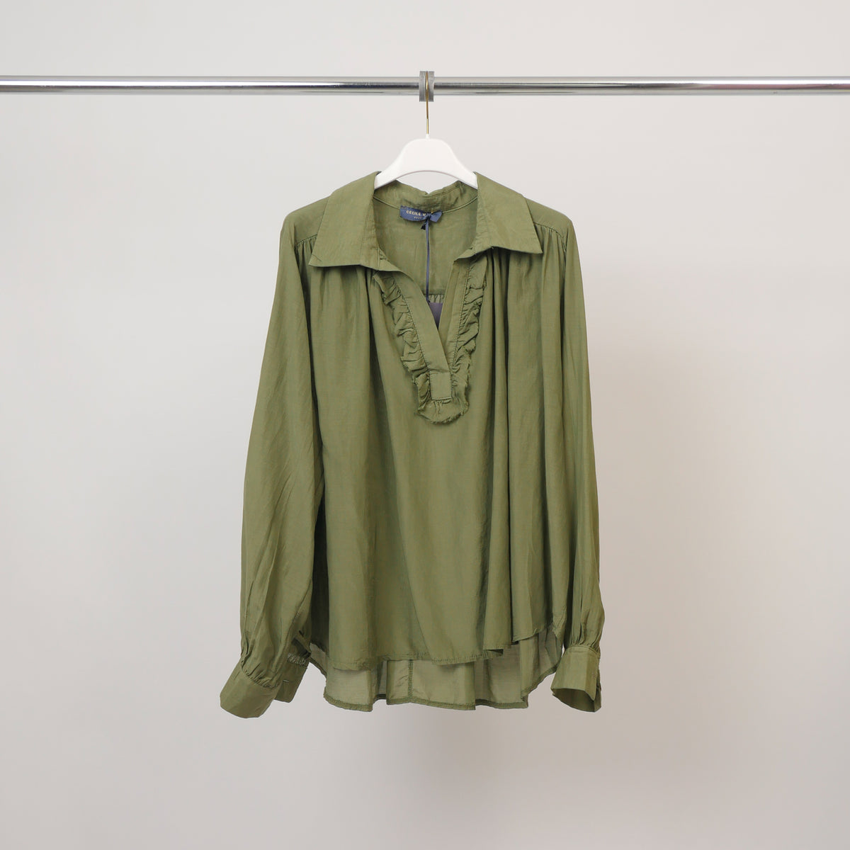 Open collar shirt with ruffle – db14798 