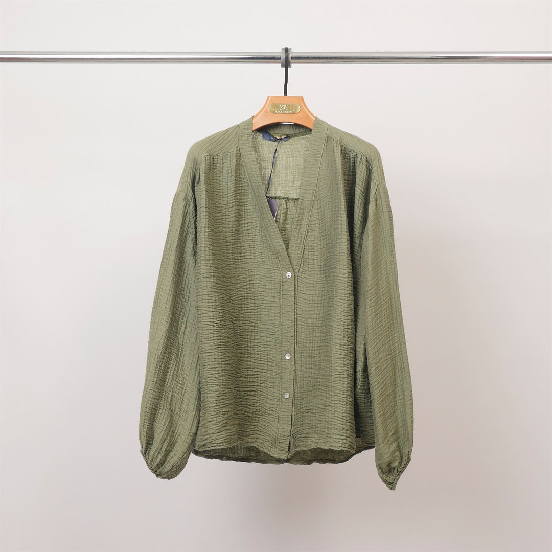 Textured V-neck button-down blouse – DB14637
