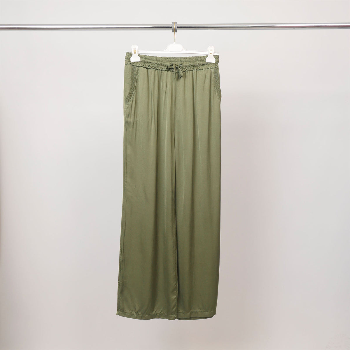 Satin trousers with elasticated waist – db14570vs