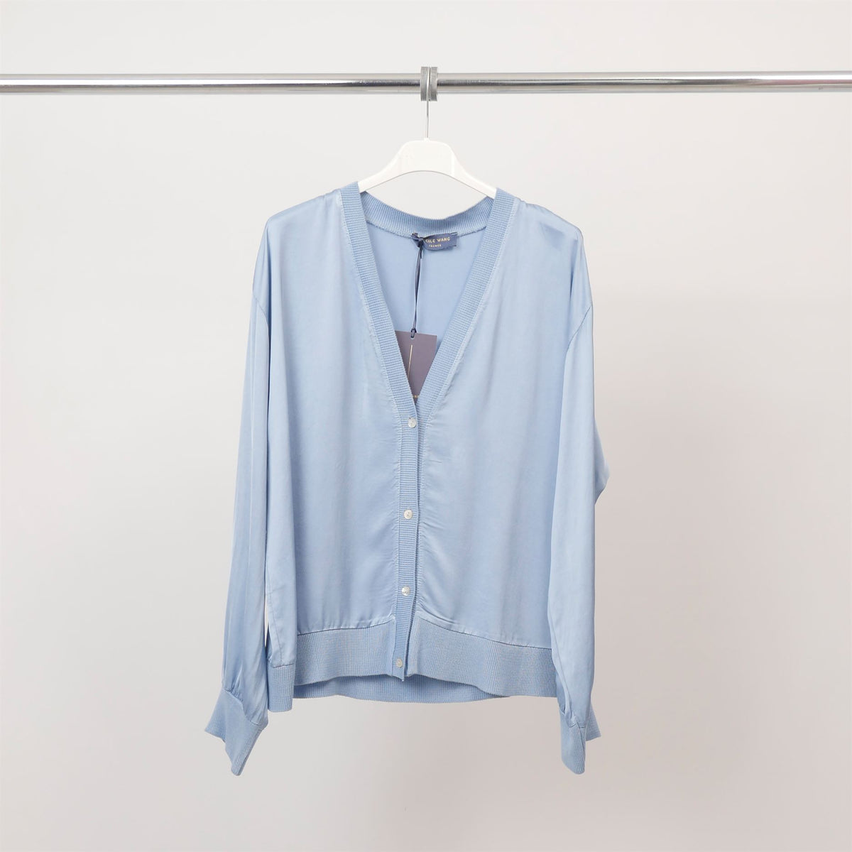 Button down blouse with v neck and ribbed edges – db14003vs