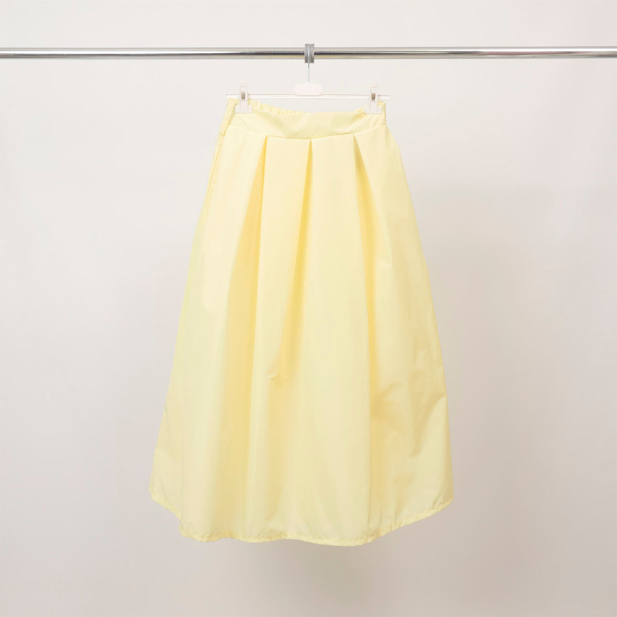 Pleated waterproof midi skirt – hm4547