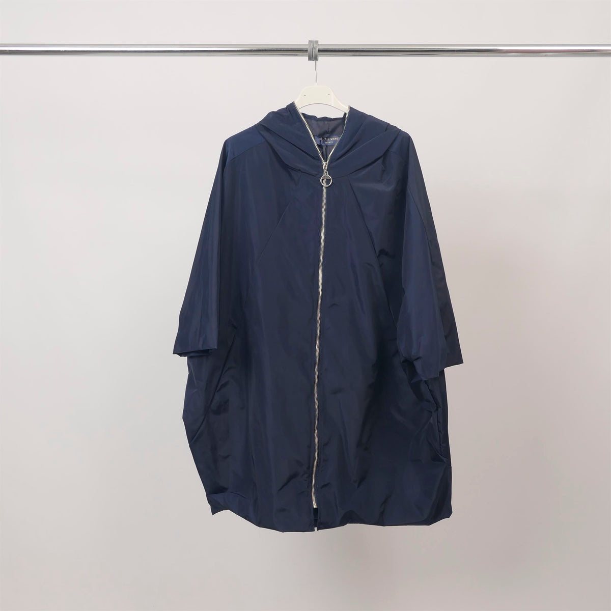 Straight cut zip up hooded coat – hm7135 