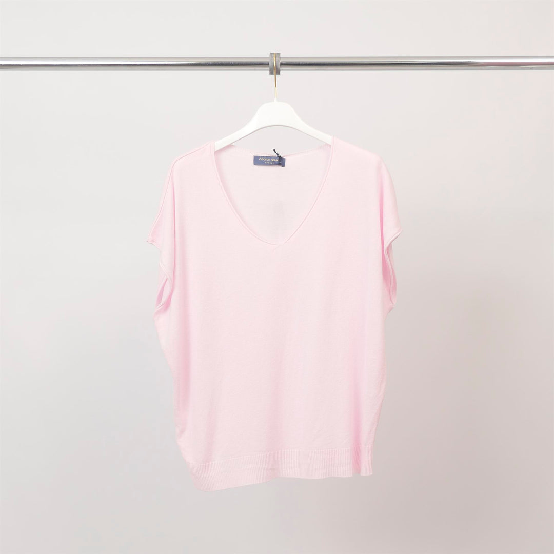 Sleeveless V-neck sweater in fine knit – CA10898 