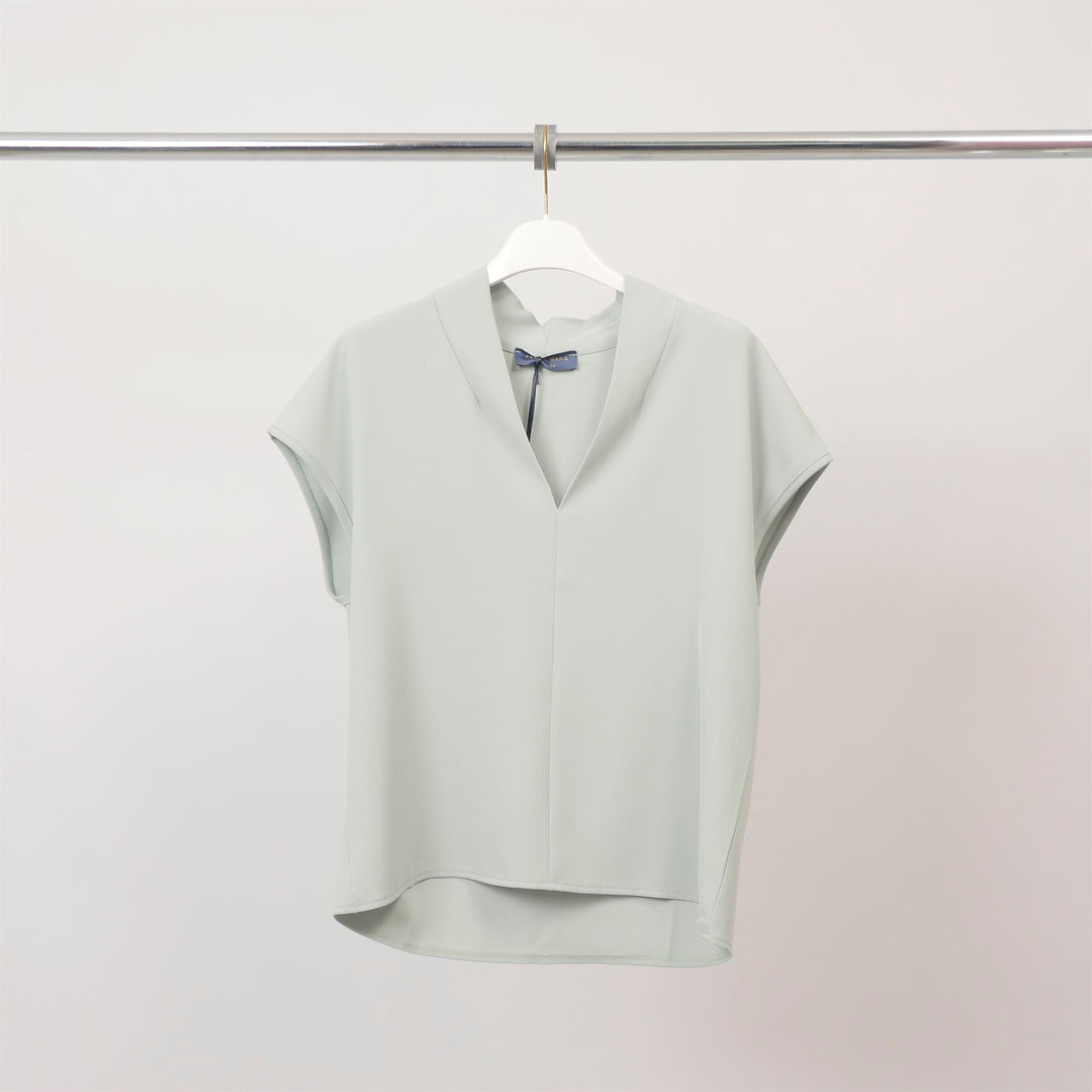 Top sans manches col V épuré – MF55088