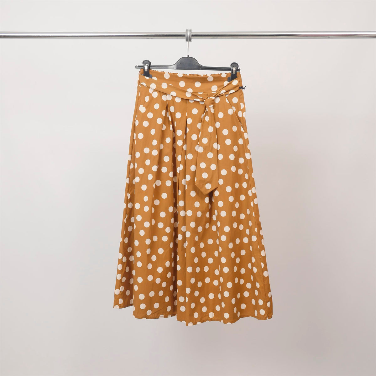 Polka dot midi skirt with tie belt – tdm05126 