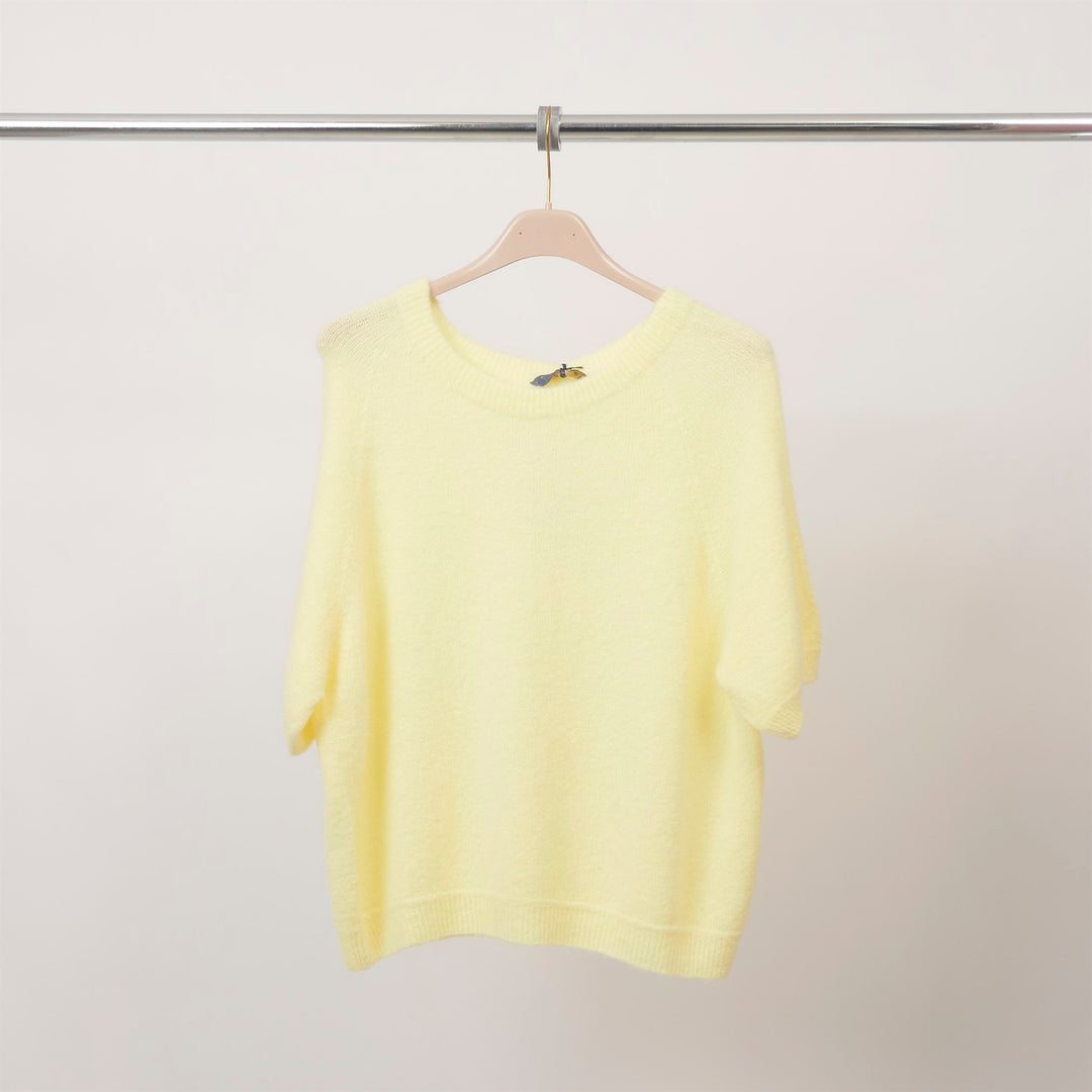 Short-sleeved crew neck sweater with fluffy knit – PJ24126 